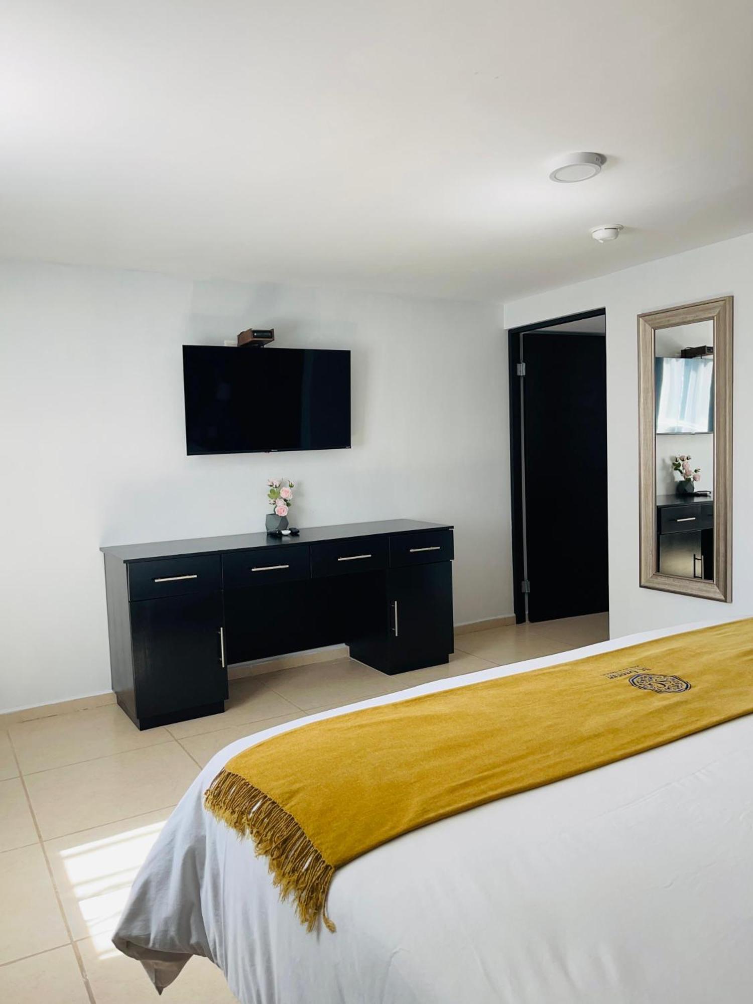 Saint George Hotel - Spa & Temazcal Текискиапан Экстерьер фото